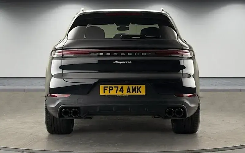 Usado Porsche Cayenne 470 HP (345 kW) 2024 Preto SUV