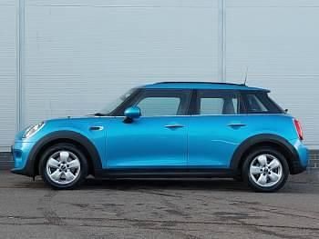 Used Mini ONE 102 HP (75 kW) 2018 Blue Hatchback