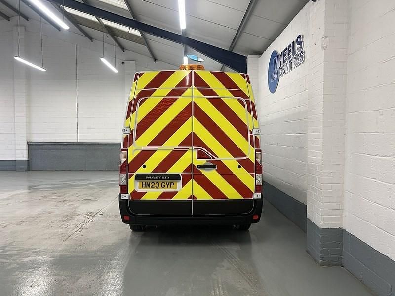 Used Renault Master Business 2023 White MPV