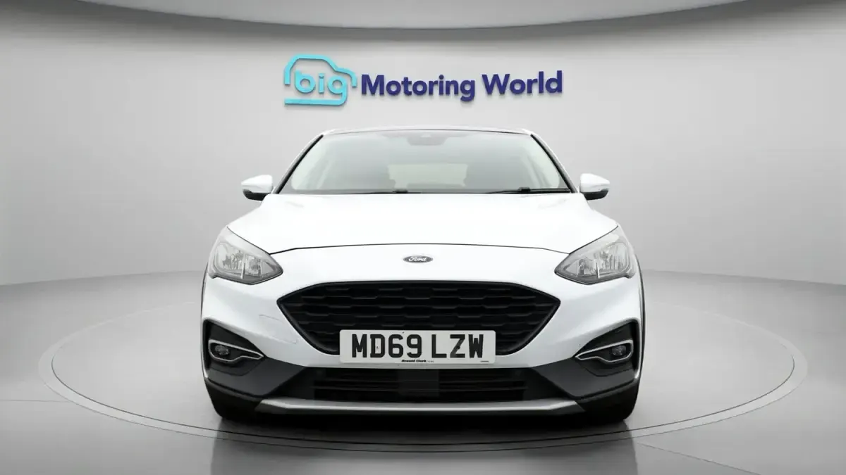Używany Ford Focus Active X 125 KM (91 kW) 2020 Biały Hatchback