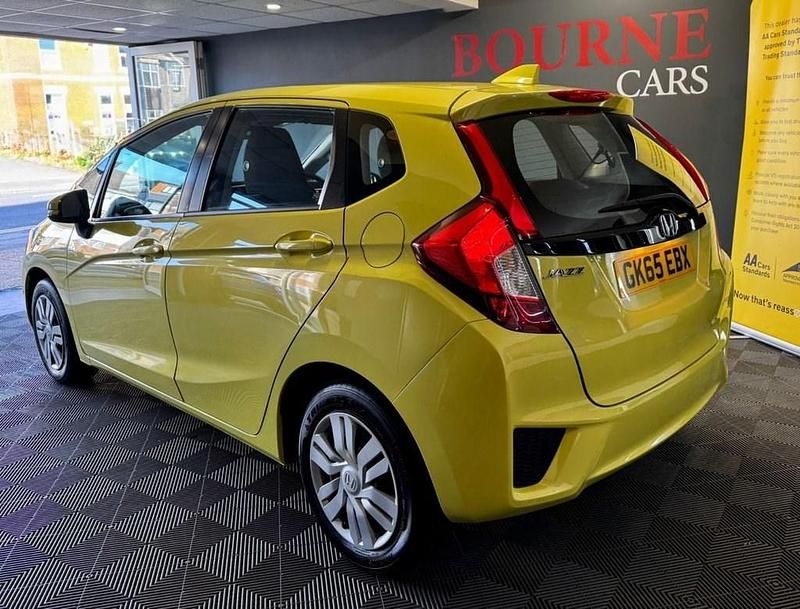 Used Honda Jazz S 102 HP (75 kW) 2015 Yellow Hatchback