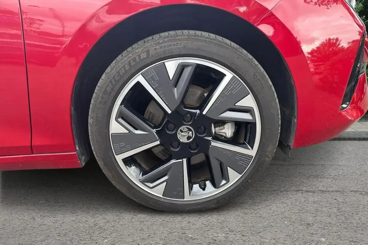 Używany Vauxhall Astra Ultimate 114 kW (156 KM) 2024 Czerwony Hatchback