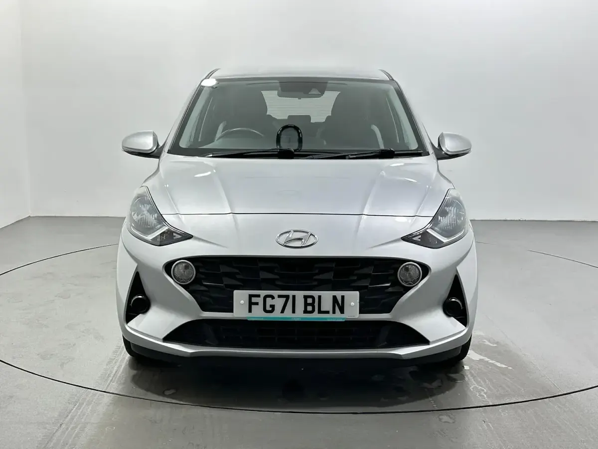 Used Hyundai i10 SE 84 HP (61 kW) 2021 Silver Hatchback