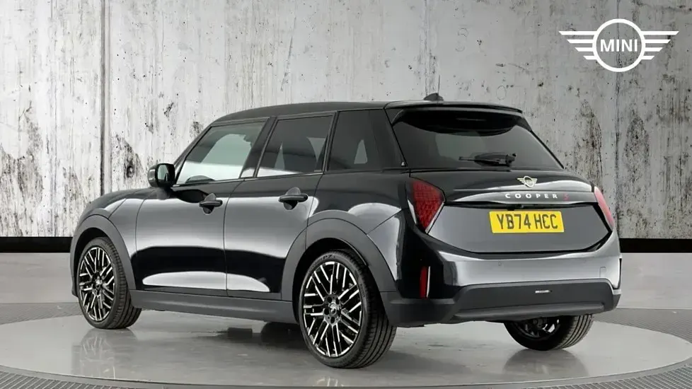 Used Mini Cooper S Hatch 201 HP (147 kW) 2024 Black Hatchback