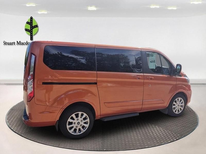 Used Ford Tourneo Titanium 130 HP (95 kW) 2023 Orange MPV