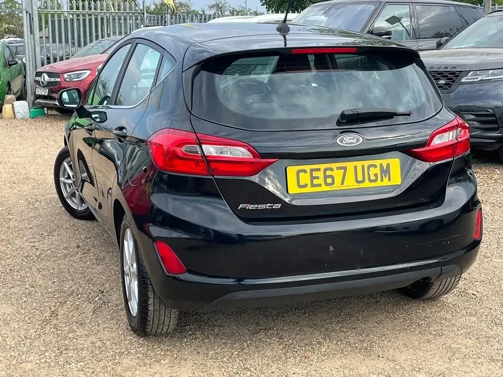 Used Ford Fiesta Zetec 70 HP (51 kW) 2017 Black Hatchback