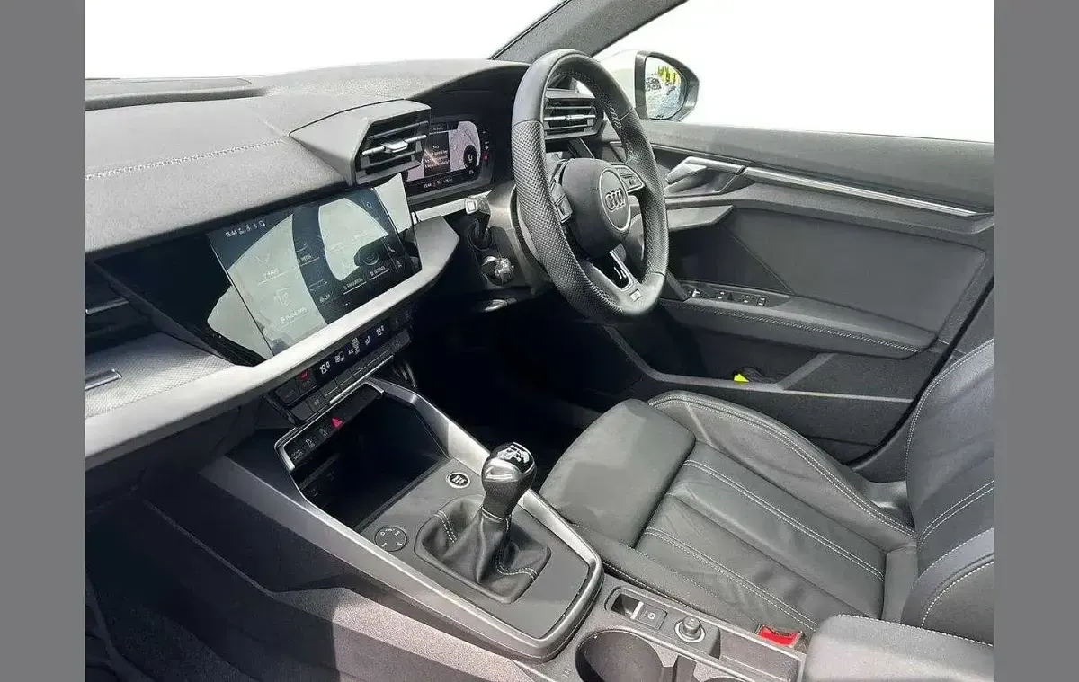 Used Audi A3 S-Line 147 HP (108 kW) 2023 White Sedan
