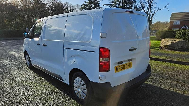 Used Peugeot Expert 2018 White Van