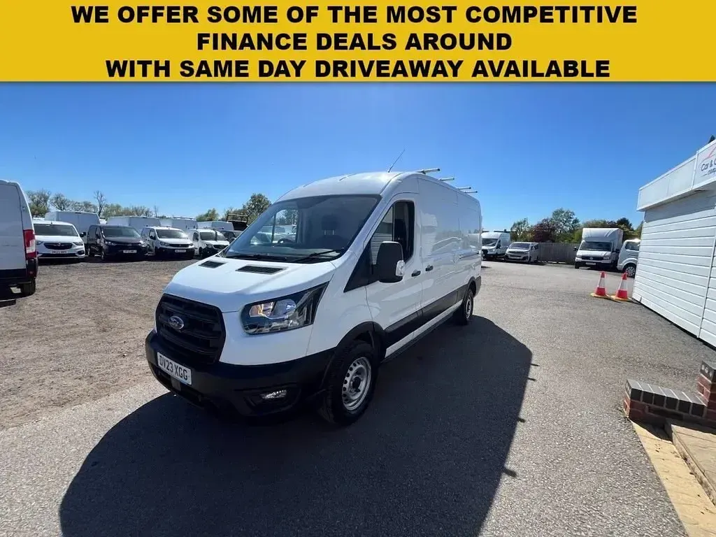 Usado Ford Transit S 130 HP (95 kW) 2023 Branco Van