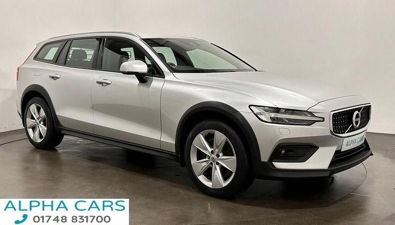 Used Volvo V60 CC 190 HP (139 kW) 2019 Silver Estate