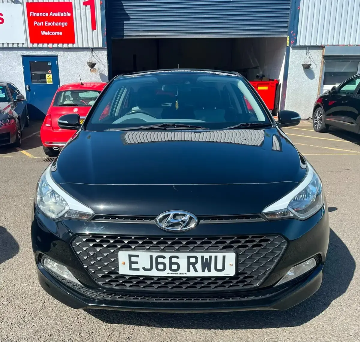Used Hyundai i20 SE 84 HP (61 kW) 2016 Black Hatchback