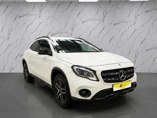 Used Mercedes GLA180 Urban 122 HP (89 kW) 2019 White SUV