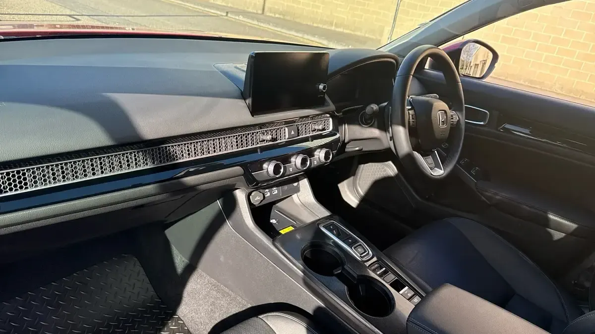 Käytetty Honda Civic Advance 184 HP (135 kW) 2024 Punainen Viistoperä