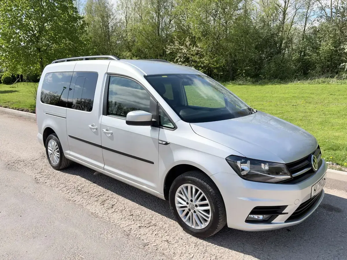 Usado VW Caddy Maxi Life 2021 Prateado Monovolume