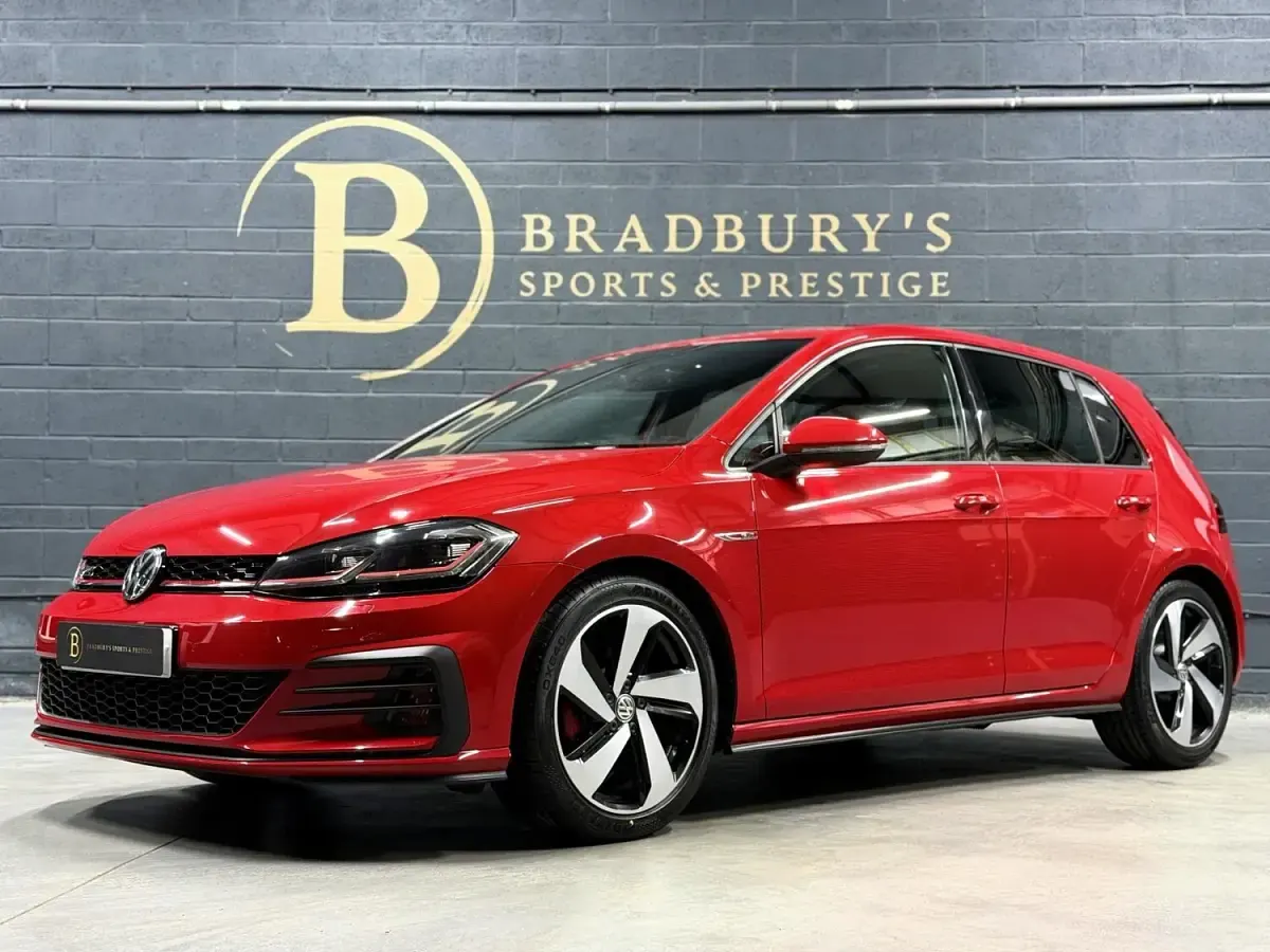 Used VW Golf VII GTI 230 HP (169 kW) 2017 Red Hatchback