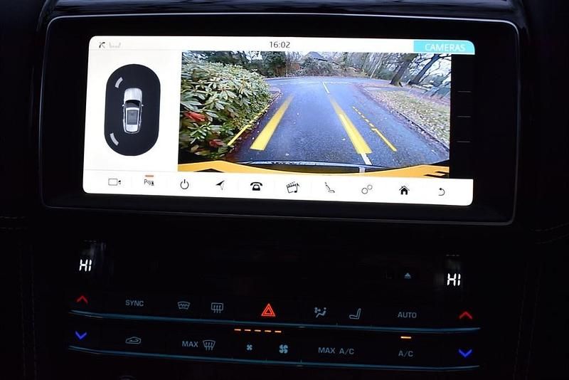 Used Jaguar F-Pace Chequered Flag 180 HP (132 kW) 2020 Black SUV