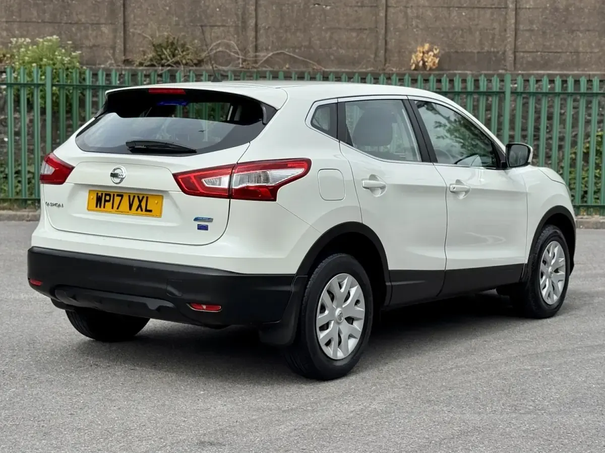Used Nissan Qashqai Visia 2017 White SUV