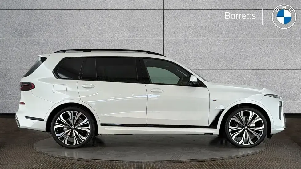 Used BMW X7 M Sport 347 HP (255 kW) 2025 White SUV