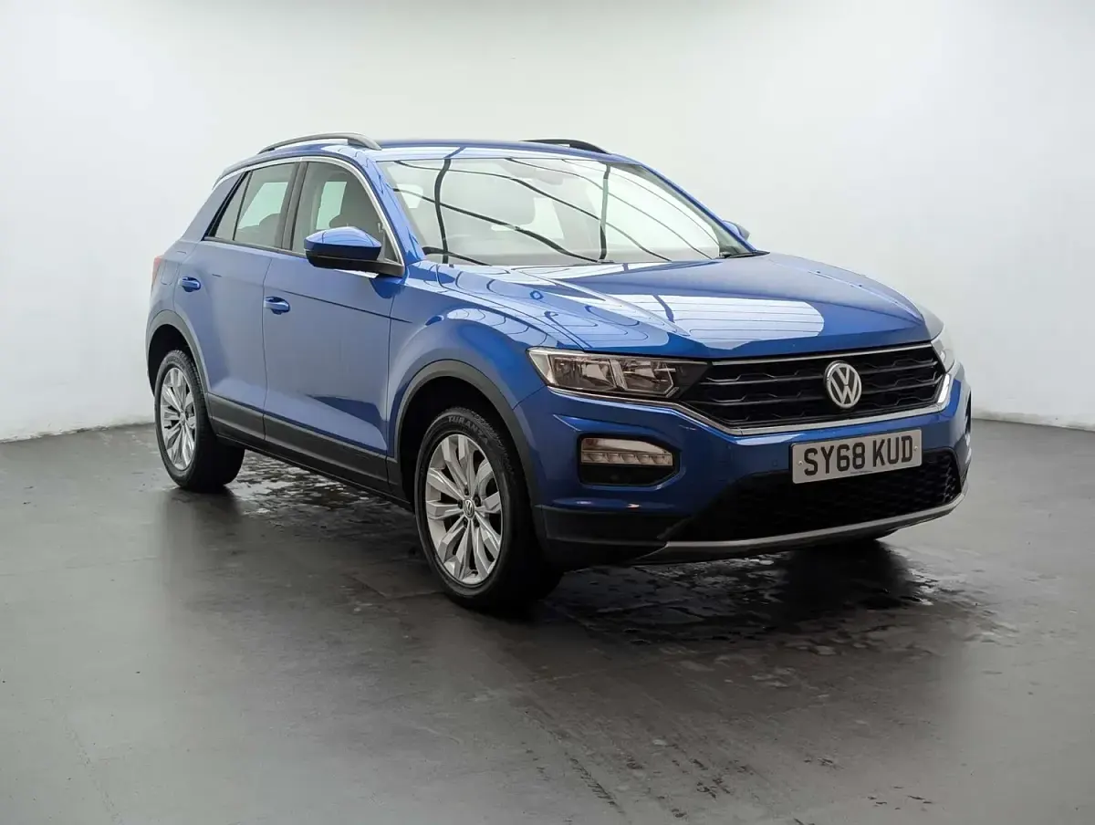 Used VW T-Roc SE 150 HP (110 kW) 2018 Blue SUV