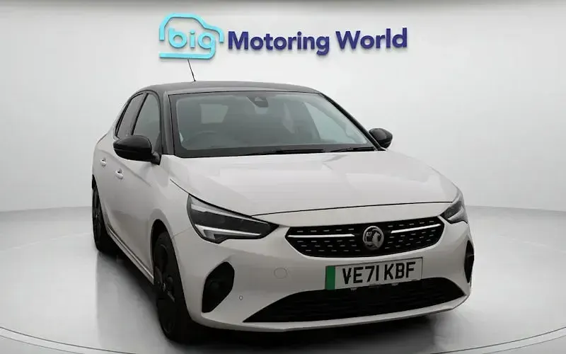 Second-hand Vauxhall Corsa-e Elite 100 kW (136 CP) 2020 Alb Hatchback