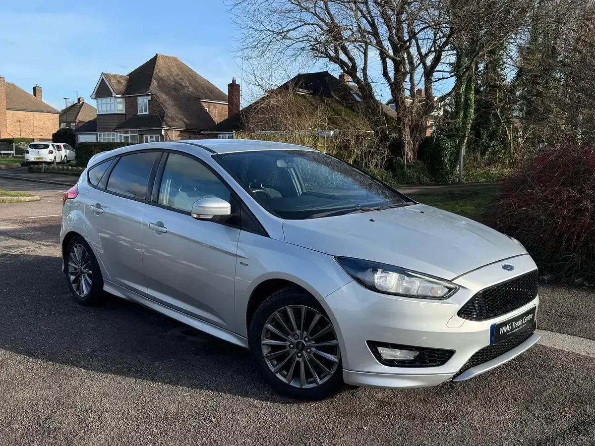 Used Ford Focus ST-Line X 140 HP (102 kW) 2018 Silver Hatchback