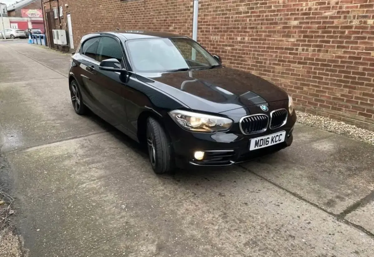 Used BMW 118 Sport Line 2016 Black Hatchback