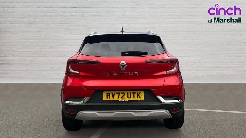 Used Renault Captur SE 91 HP (66 kW) 2022 Red / black SUV