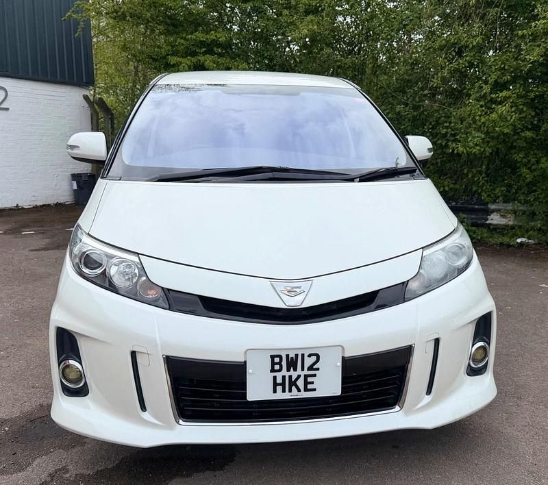 Begagnad Toyota Estima 2012 Vit Minibuss