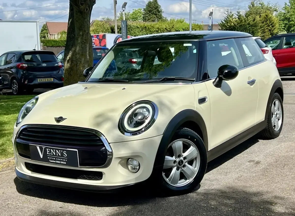Usado Mini Cooper Hatch 2018 Blanco Utilitario
