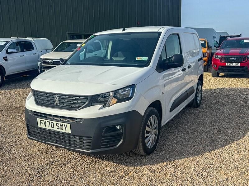 Used Peugeot Partner 131 HP (96 kW) 2021 White MPV