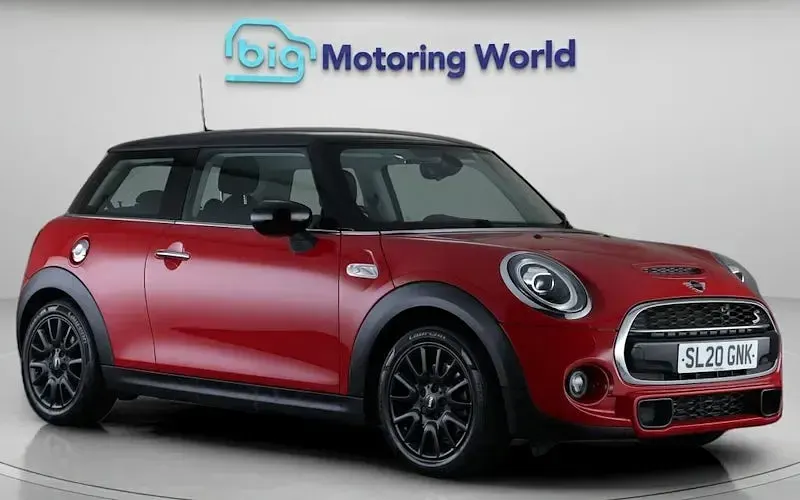 Begagnad Mini Cooper S Classic 192 HK (141 kW) 2020 Halvkombi