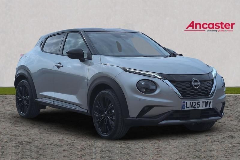 Blade silver with solid black New 2025 Nissan Juke SUV | £23,795 (Fair price) - Image 1/4