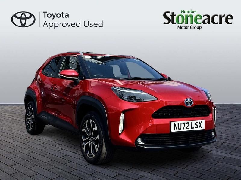 Red Used 2022 Toyota Yaris Hybrid Design Hatchback | £18,500 (Expensive) - Image 1/2