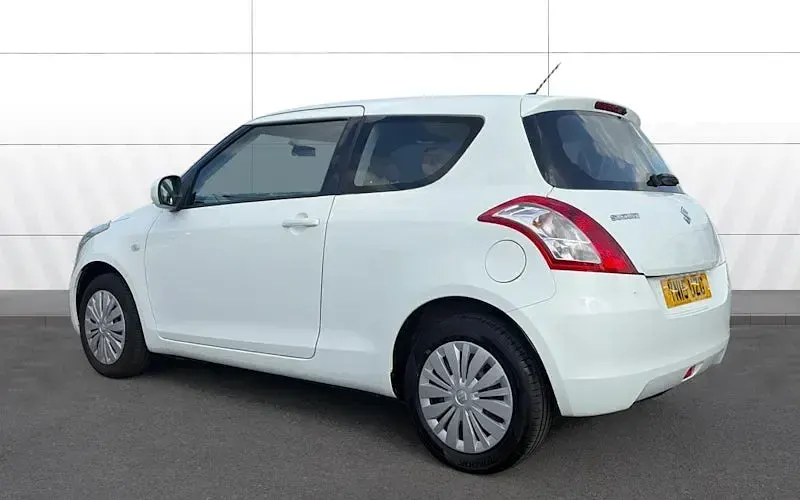Used Suzuki Swift 94 HP (69 kW) 2015 White Hatchback