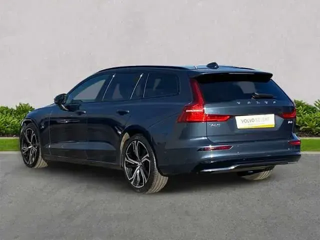 Usado Volvo V60 Plus 197 HP (144 kW) 2023 Carrinha