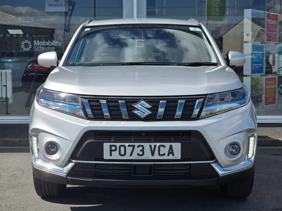 Gebraucht Suzuki Vitara SZ-T 129 PS (94 kW) 2023 Silber SUV