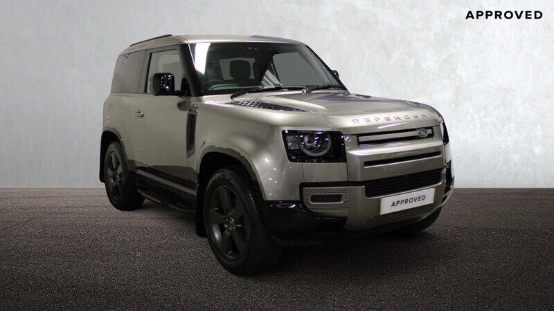 Silicon silver Used 2025 Land Rover Defender SE Dynamic SUV | £68,950 (Expensive) - Image 1/4