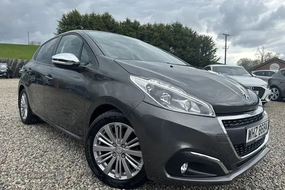 Second-hand Peugeot 208 Signature Sky 2019 Gri Hatchback