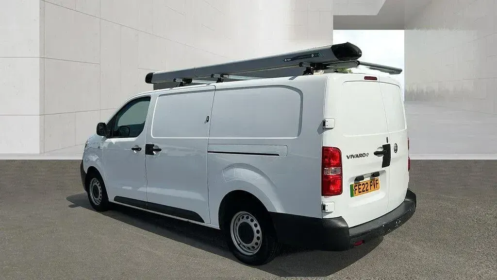 Used Vauxhall Vivaro 100 kW (136 HP) 2022 White MPV