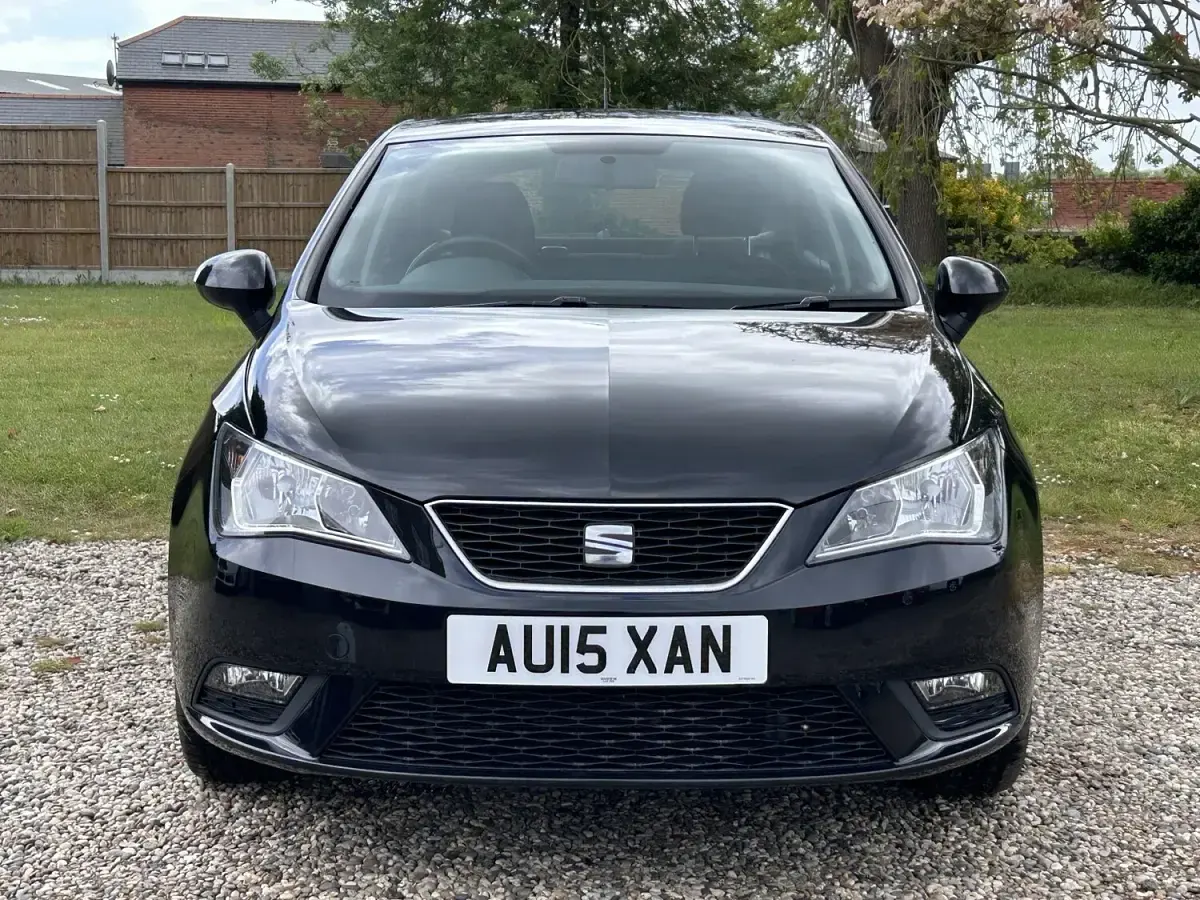 Usado Seat Ibiza 85 HP (62 kW) 2015 Preto Citadino