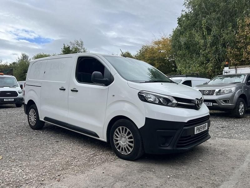 White Used 2019 Toyota Proace Van | £5,994 (Good price) - Image 1/4