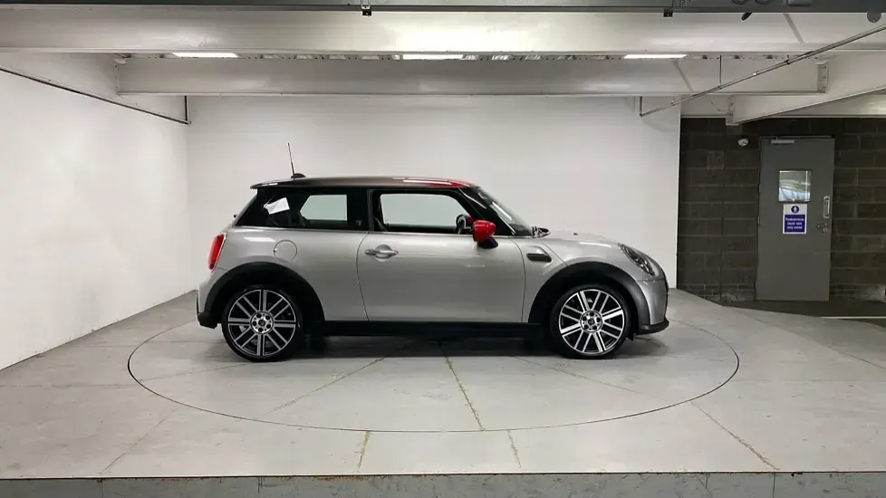 Used Mini Cooper Exclusive 134 HP (98 kW) 2023 Silver Hatchback