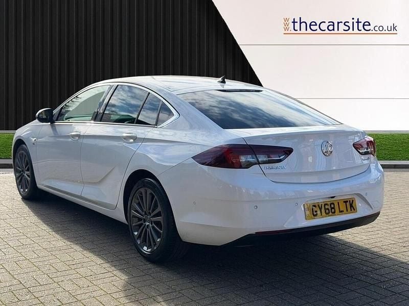 Used Vauxhall Insignia Elite 165 HP (121 kW) 2018 White Hatchback