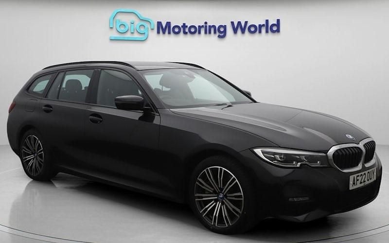 Black Used 2022 BMW 330e M Sport Estate | £19,100 (Good price) - Image 1/4