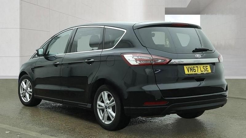Usado Ford S-MAX Titanium 180 HP (132 kW) 2017 Preto Monovolume