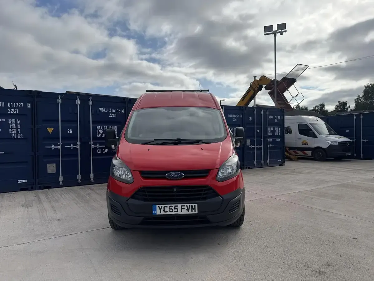 Used Ford Transit Custom 100 HP (73 kW) 2015 Red Van