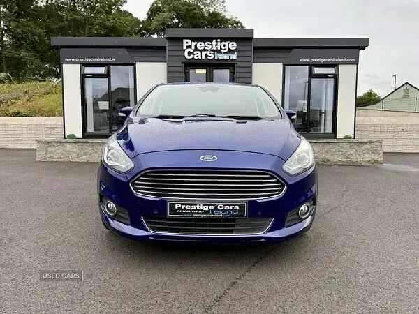 Used Ford S-MAX Titanium 150 HP (110 kW) 2018 Blue MPV