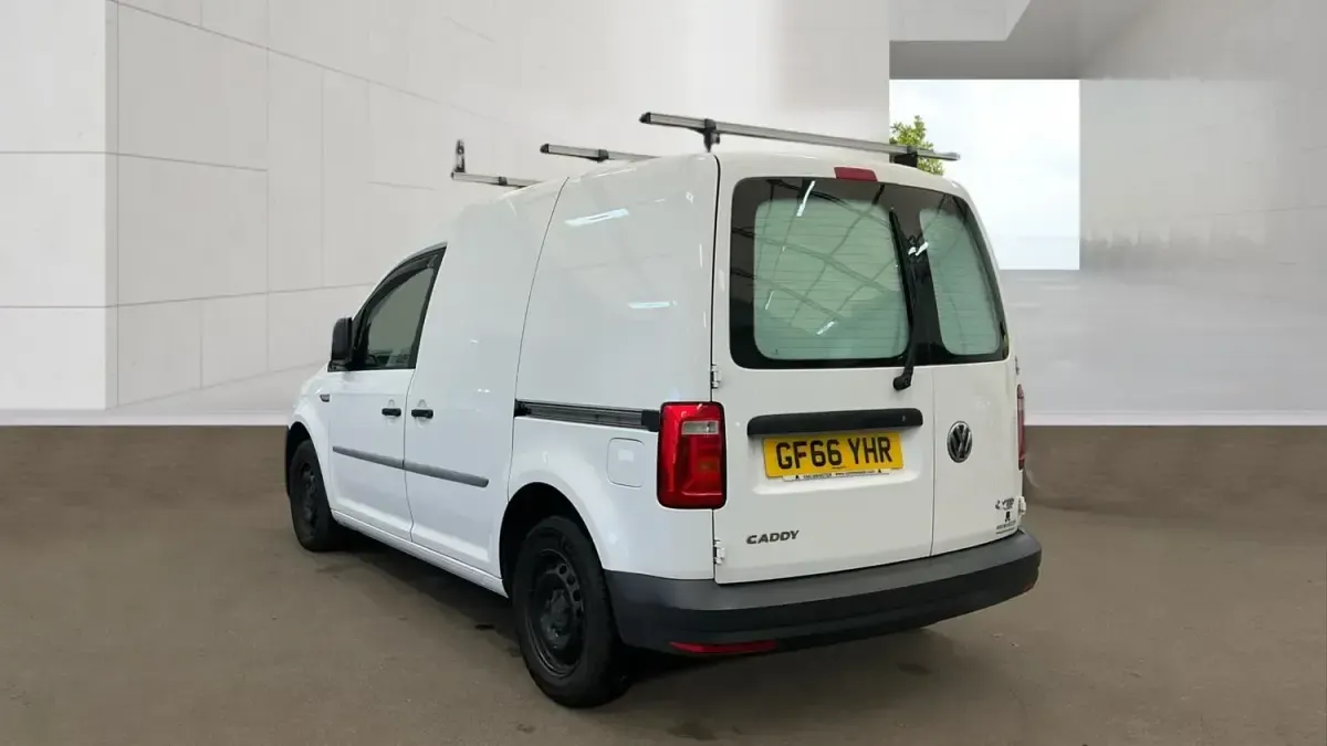 Usado VW Caddy Startline 102 CV (75 kW) 2016 Blanco Monovolumen