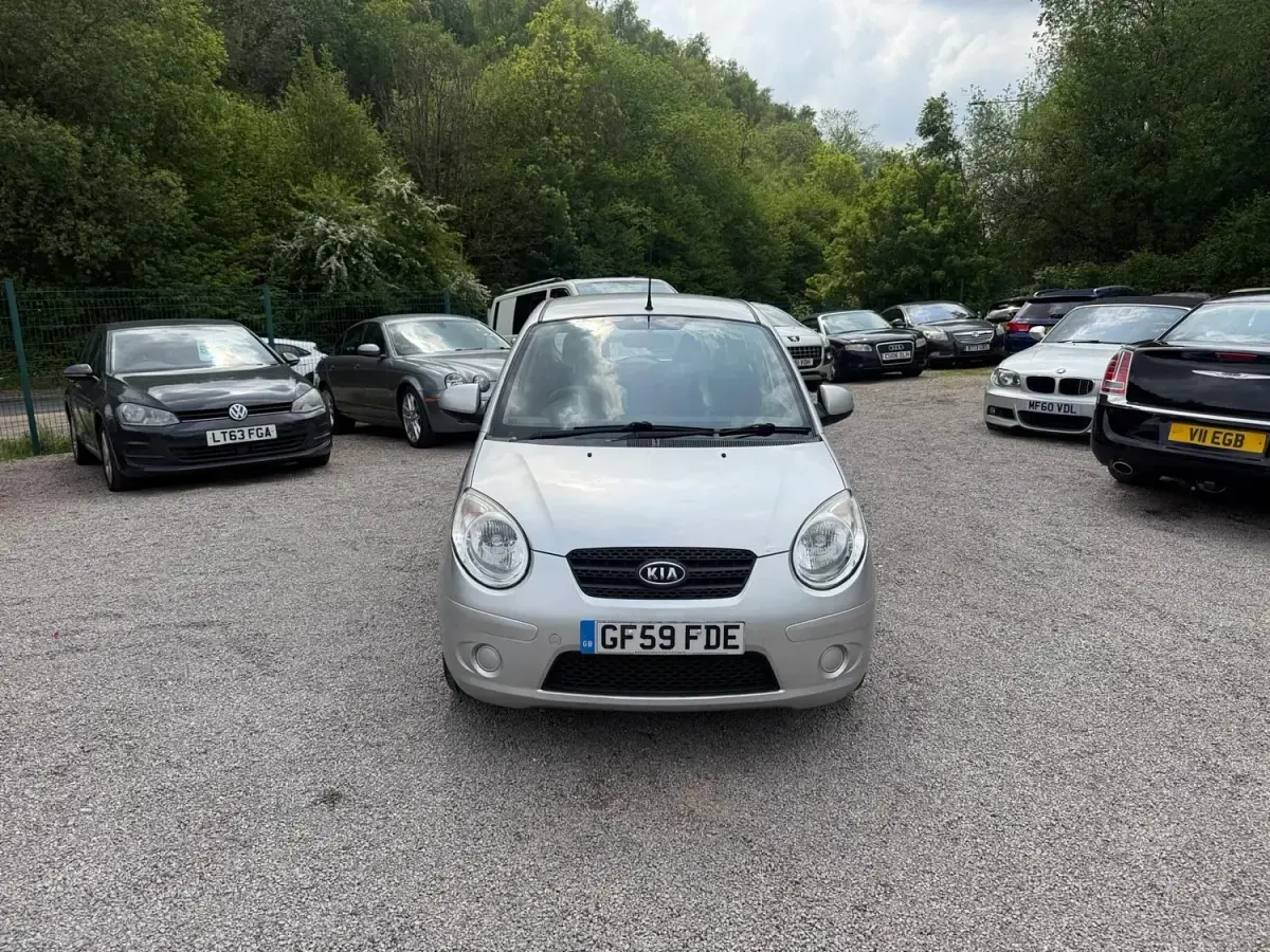 Second-hand Kia Picanto 64 CP (47 kW) 2009 Argintiu Hatchback