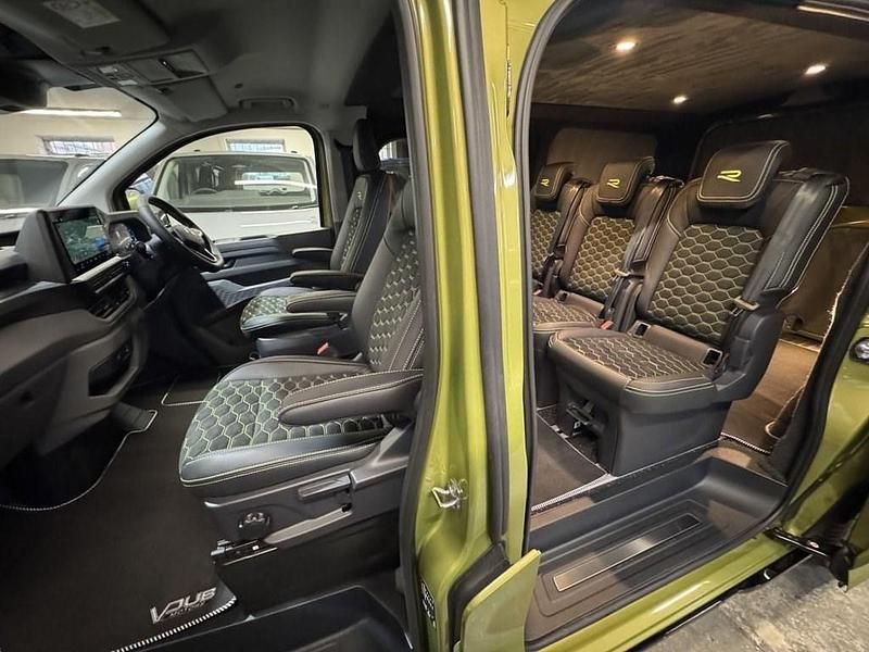 New VW Transporter 150 HP (110 kW) 2025 Green Van